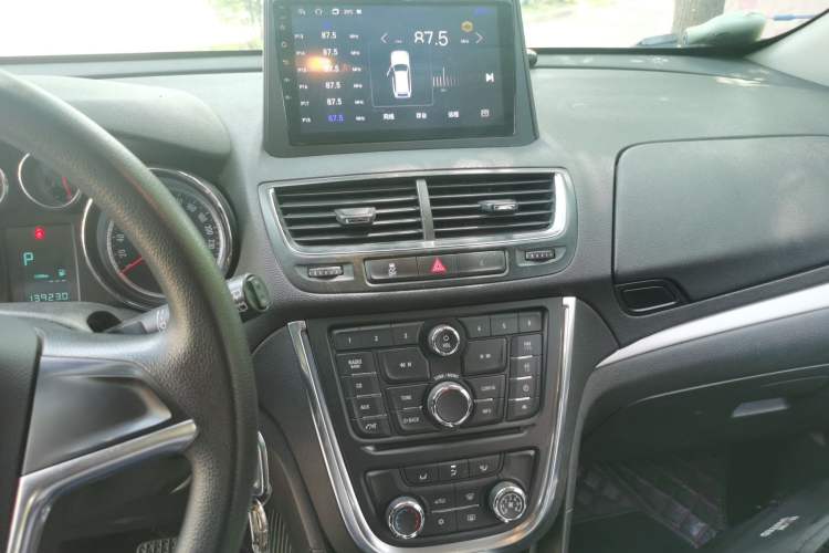 Used Buick Encore 2014 1.4T Automatic Two-Wheel Drive Urban Elite Model Audio And AC Panel