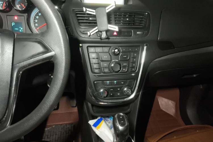 Used Buick Encore 2014 1.4T Automatic Two-Wheel Drive Urban Elite Model Audio And AC Panel