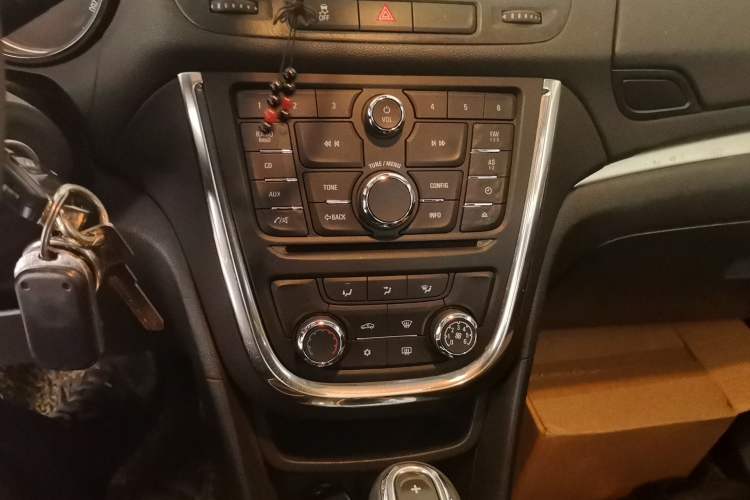 Used Buick Encore 2014 1.4T Automatic Two-Wheel Drive Urban Elite Model Audio And AC Panel