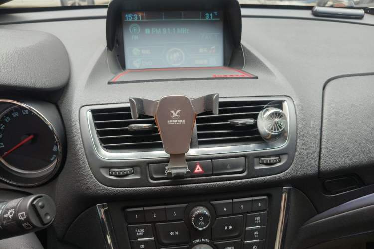 Used Buick Encore 2014 1.4T Automatic Two-Wheel Drive Urban Elite Model Audio And AC Panel
