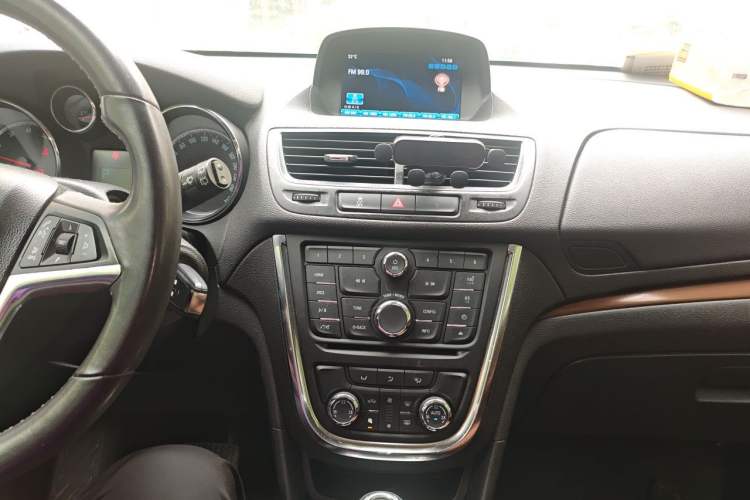 Used Buick Encore 2014 1.4T Automatic Two-Wheel Drive Urban Leading Model Audio And AC Panel