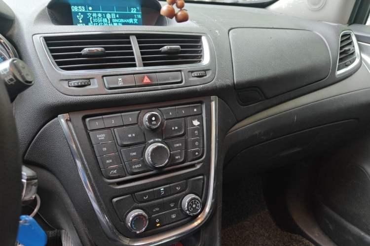 Used Buick Encore 2014 1.4T Automatic Two-Wheel Drive Urban Elite Model Audio And AC Panel