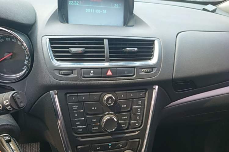 Used Buick Encore 2014 1.4T Automatic Two-Wheel Drive Urban Elite Model Audio And AC Panel