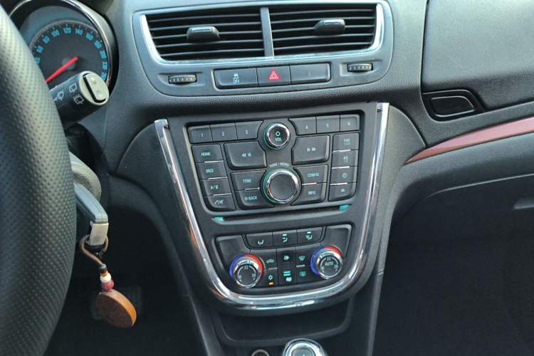 Used Buick Encore 2014 1.4T Automatic All-Wheel-Drive Flagship Edition Audio And AC Panel