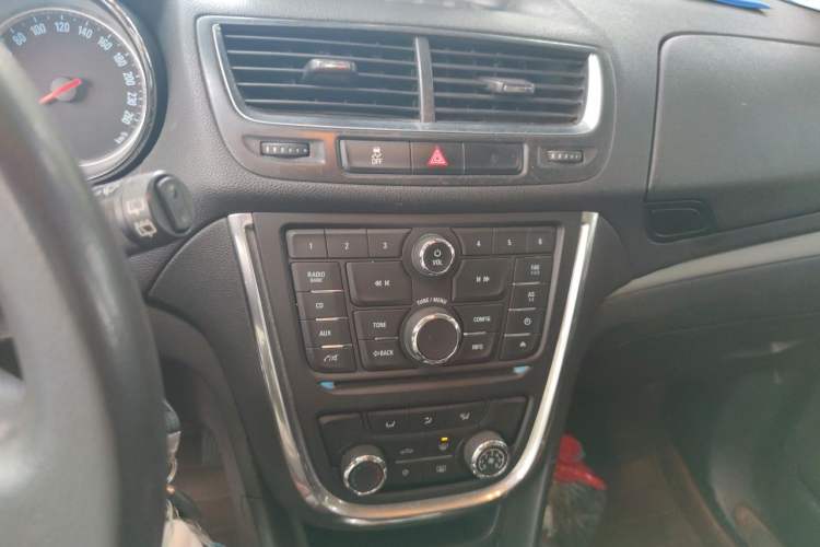 Used Buick Encore 2014 1.4T Automatic Two-Wheel Drive Urban Elite Model Audio And AC Panel