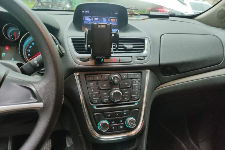 Used Buick Encore 2014 1.4T Automatic Two-Wheel Drive Urban Elite Model Audio And AC Panel