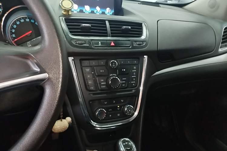 Used Buick Encore 2014 1.4T Automatic Two-Wheel Drive Urban Elite Model Audio And AC Panel