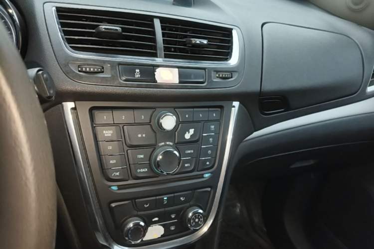 Used Buick Encore 2014 1.4T Automatic Two-Wheel Drive Urban Elite Model Audio And AC Panel
