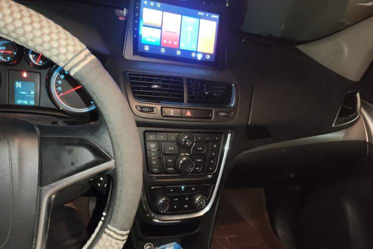 Used Buick Encore 2014 1.4T Automatic Two-Wheel Drive Urban Elite Model Audio And AC Panel