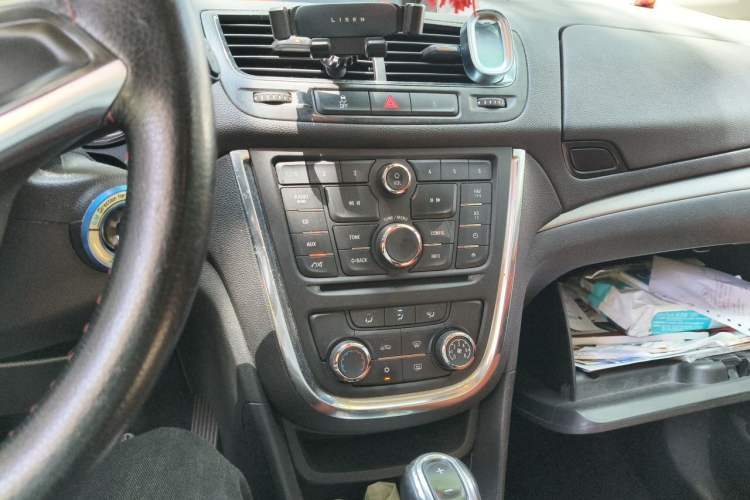 Used Buick Encore 2014 1.4T Automatic Two-Wheel Drive Urban Elite Model Audio And AC Panel