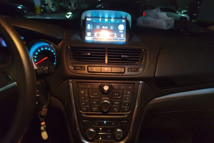 Used Buick Encore 2014 1.4T Automatic Two-Wheel Drive Urban Elite Model Audio And AC Panel