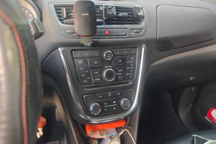 Used Buick Encore 2014 1.4T Automatic Two-Wheel Drive Urban Elite Model Audio And AC Panel