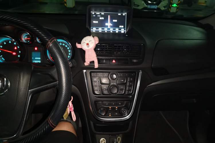 Used Buick Encore 2014 1.4T Manual Two-Wheel Drive Urban Advanced Model Audio And AC Panel