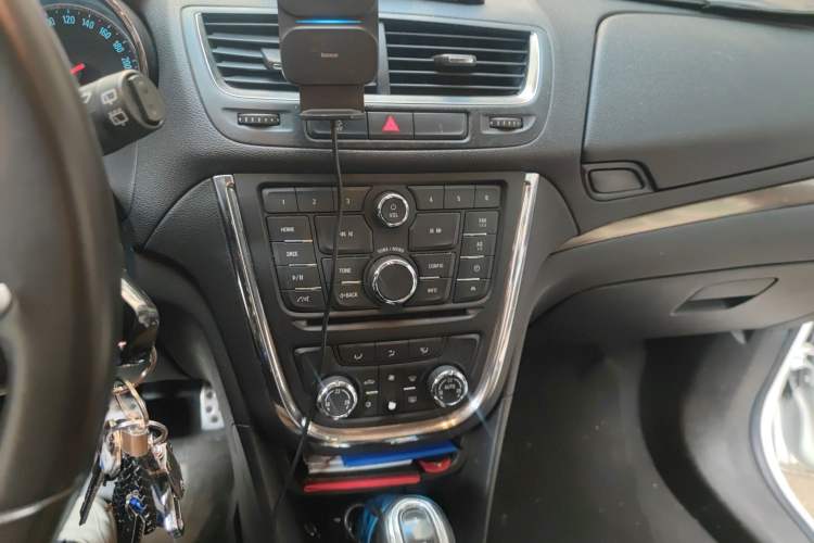 Used Buick Encore 2014 1.4T Automatic All-Wheel-Drive Flagship Edition Audio And AC Panel