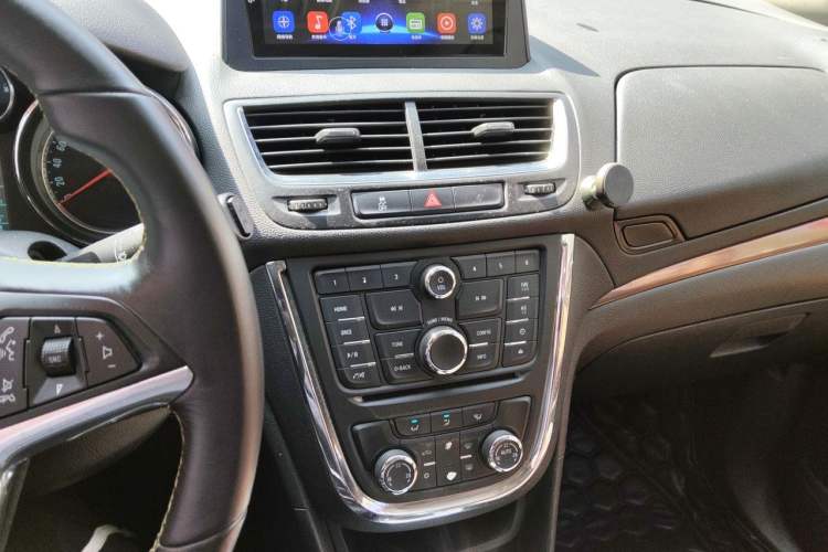 Used Buick Encore 2014 1.4T Automatic All-Wheel-Drive Flagship Edition Audio And AC Panel