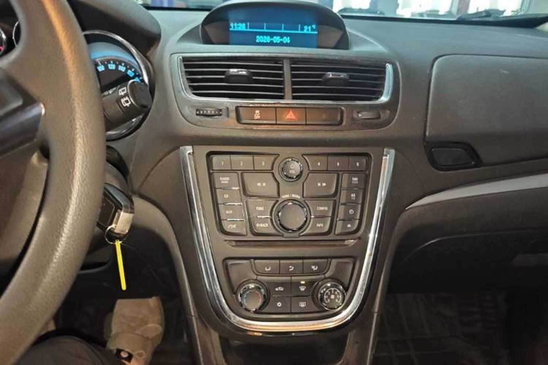 Used Buick Encore 2014 1.4T Automatic Two-Wheel Drive Urban Elite Model Audio And AC Panel