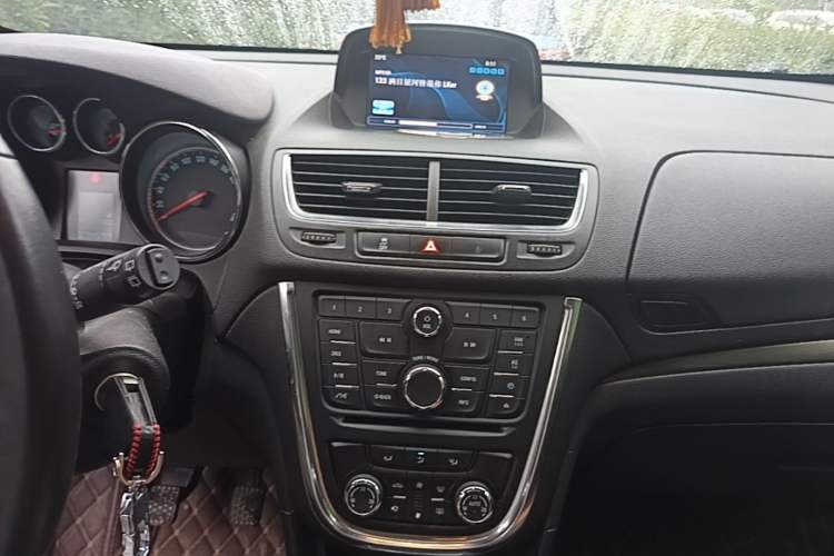 Used Buick Encore 2014 1.4T Manual Two-Wheel Drive Urban Sport Model Audio And AC Panel