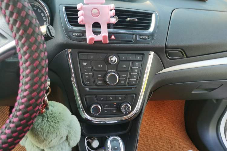 Used Buick Encore 2014 1.4T Automatic Two-Wheel Drive Urban Elite Model Audio And AC Panel