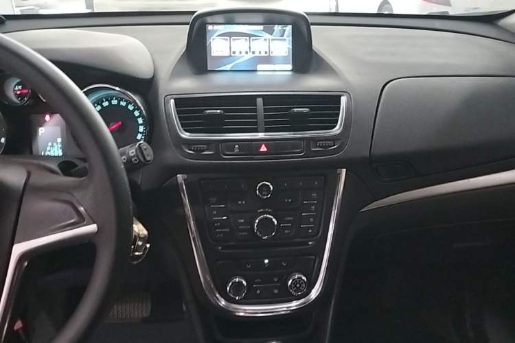 Used Buick Encore 2014 1.4T Automatic Two-Wheel Drive Urban Elite Model Audio And AC Panel