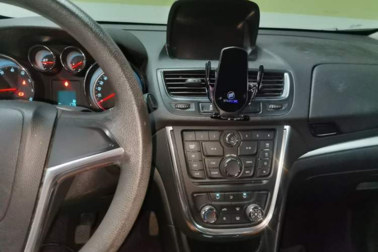 Used Buick Encore 2014 1.4T Manual Two-Wheel Drive Urban Advanced Model Audio And AC Panel