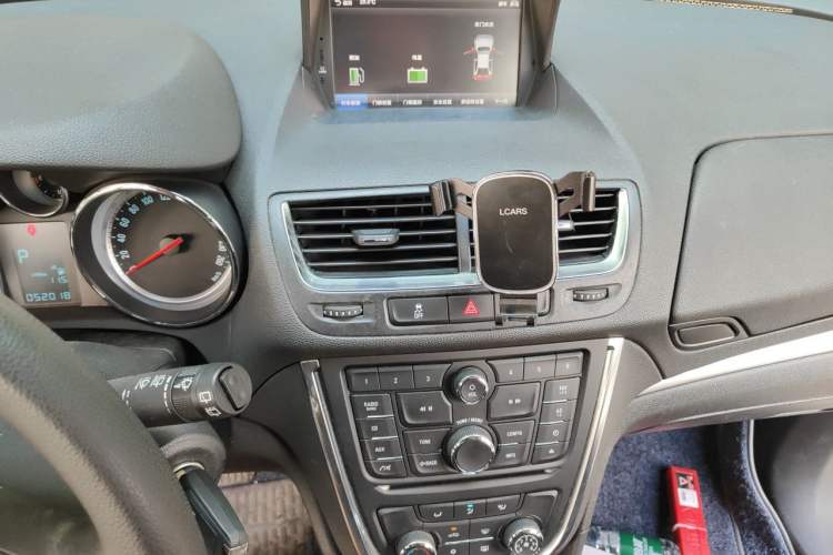 Used Buick Encore 2014 1.4T Automatic Two-Wheel Drive Urban Elite Model Audio And AC Panel
