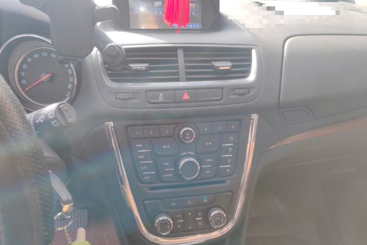 Used Buick Encore 2014 1.4T Automatic All-Wheel-Drive Flagship Edition Audio And AC Panel
