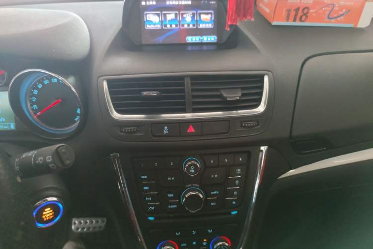 Used Buick Encore 2014 1.4T Automatic All-Wheel-Drive Flagship Edition Audio And AC Panel