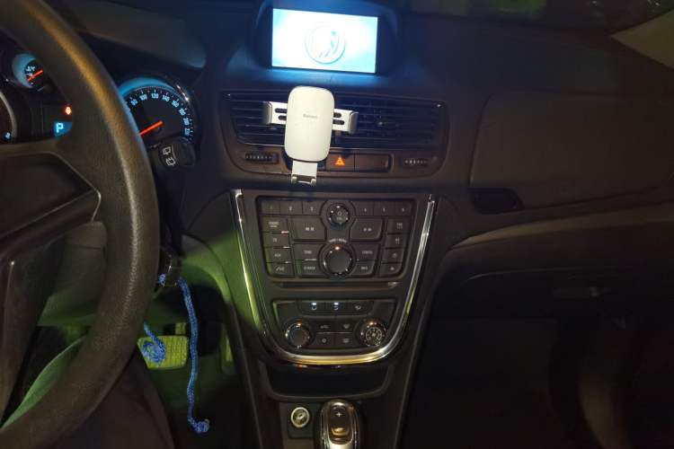 Used Buick Encore 2014 1.4T Automatic Two-Wheel Drive Urban Elite Model Audio And AC Panel