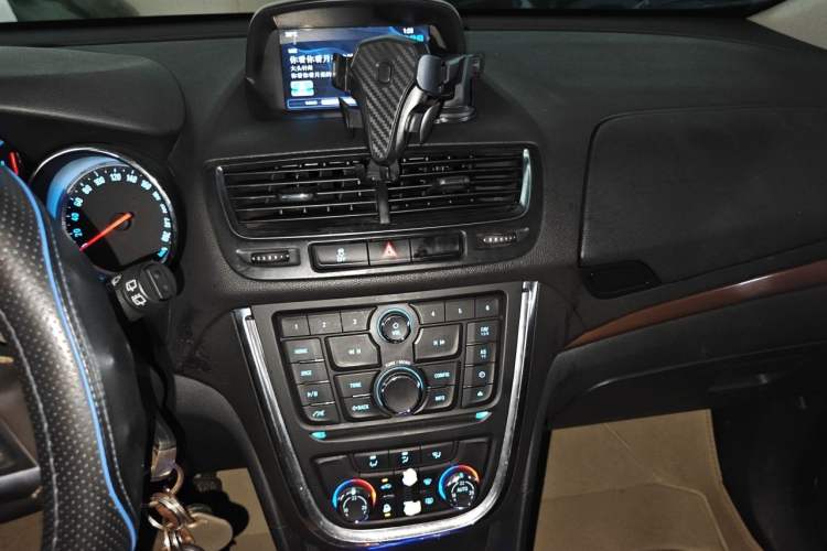 Used Buick Encore 2014 1.4T Automatic Two-Wheel Drive Urban Leading Model Audio And AC Panel