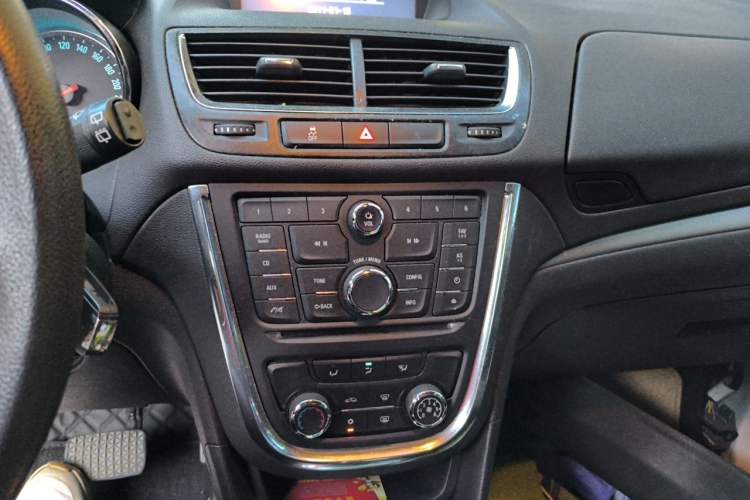 Used Buick Encore 2014 1.4T Automatic Two-Wheel Drive Urban Elite Model Audio And AC Panel
