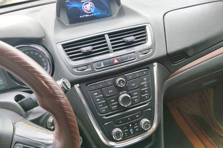 Used Buick Encore 2014 1.4T Automatic Two-Wheel Drive Urban Leading Model Audio And AC Panel