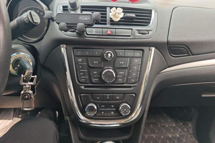 Used Buick Encore 2014 1.4T Automatic Two-Wheel Drive Urban Elite Model Audio And AC Panel
