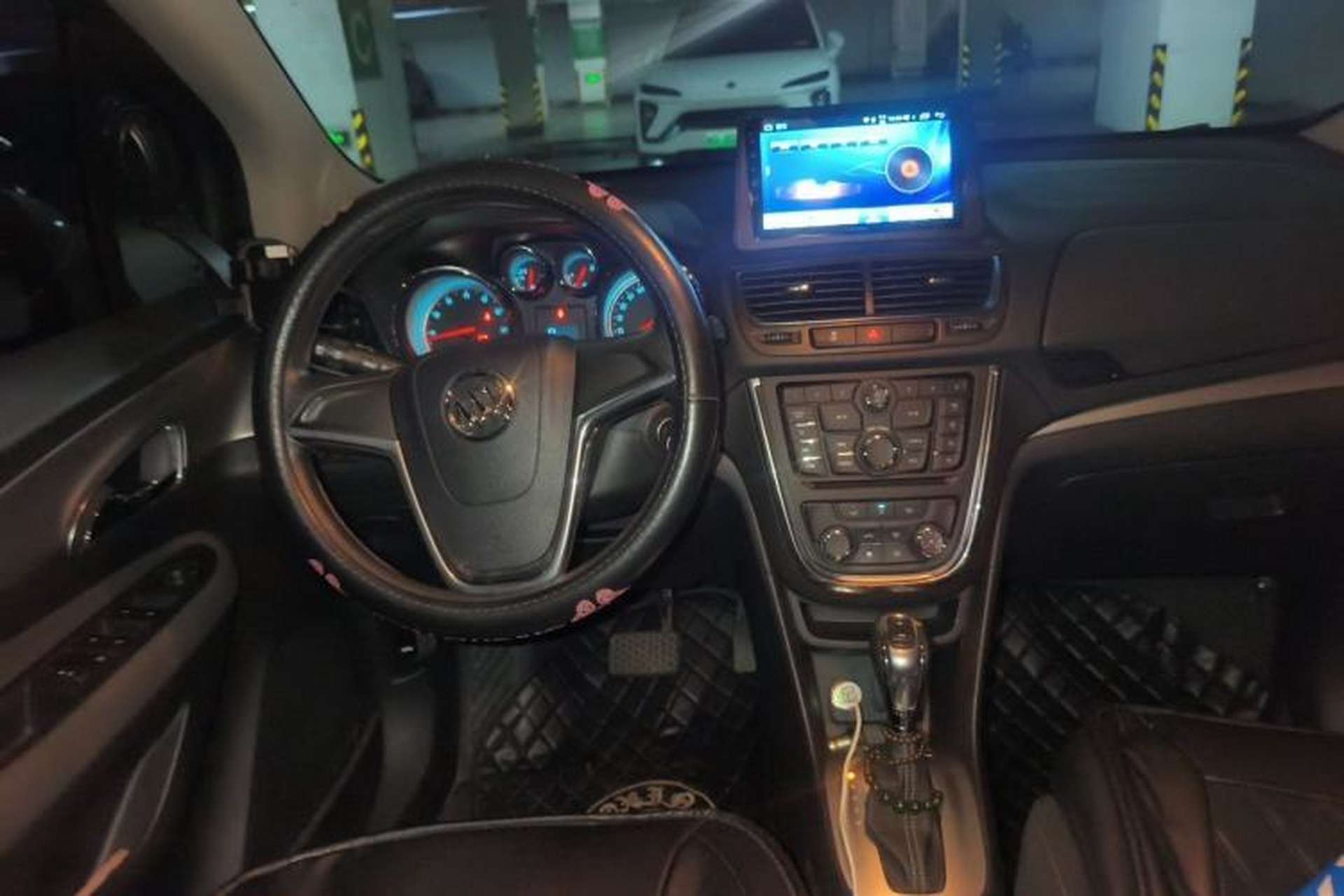 Used Buick Encore 2014 1.4T Automatic Two-Wheel Drive Urban Elite Model Center Console