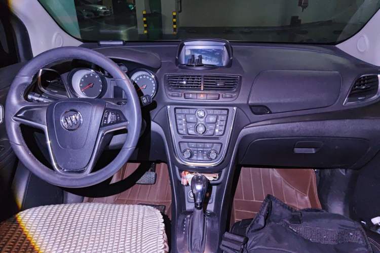 Used Buick Encore 2014 1.4T Automatic Two-Wheel Drive Urban Leading Model Center Console