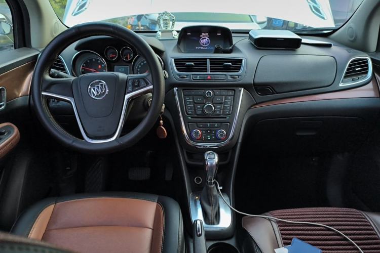 Used Buick Encore 2014 1.4T Automatic All-Wheel-Drive Flagship Edition Center Console