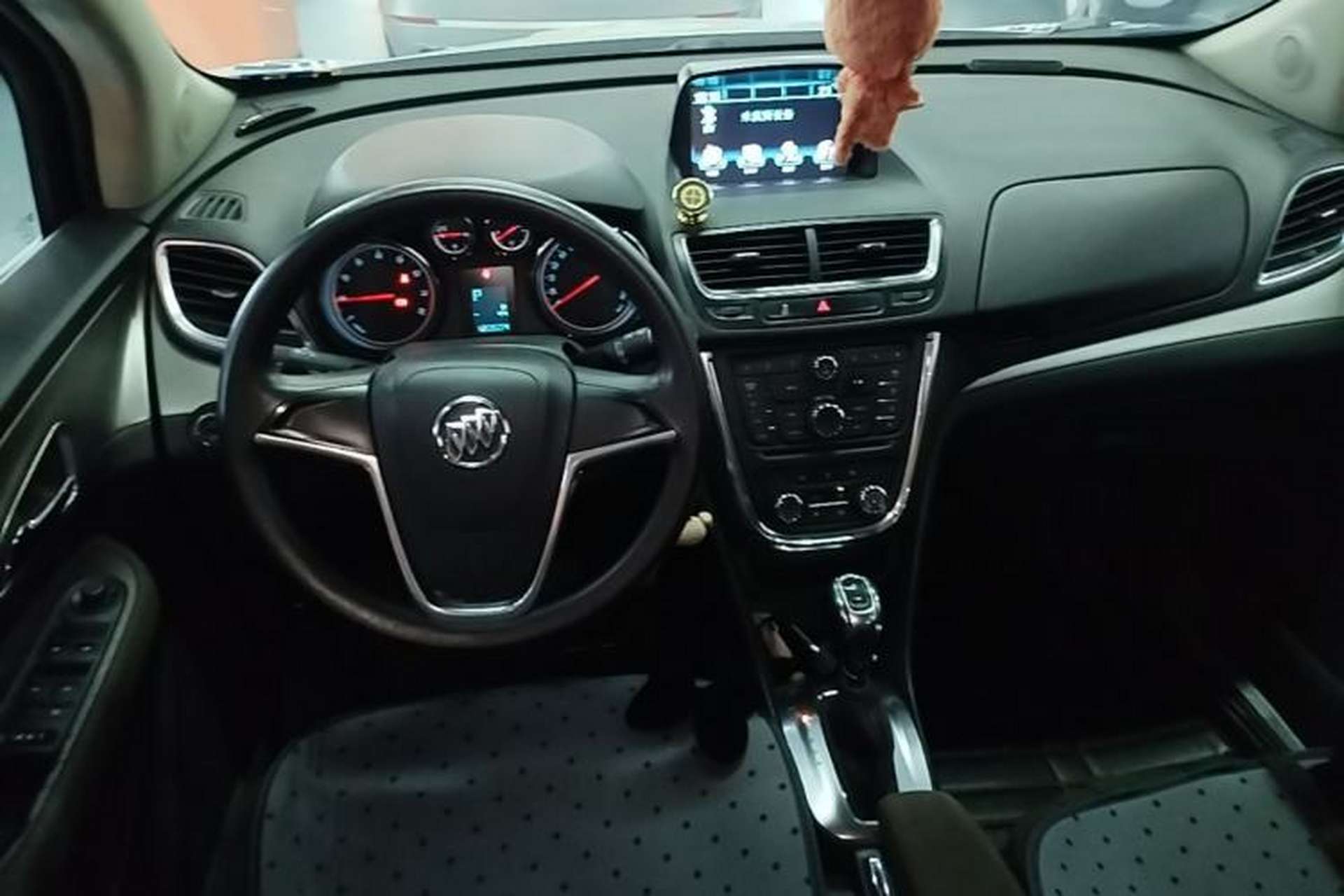 Used Buick Encore 2014 1.4T Automatic Two-Wheel Drive Urban Elite Model Center Console