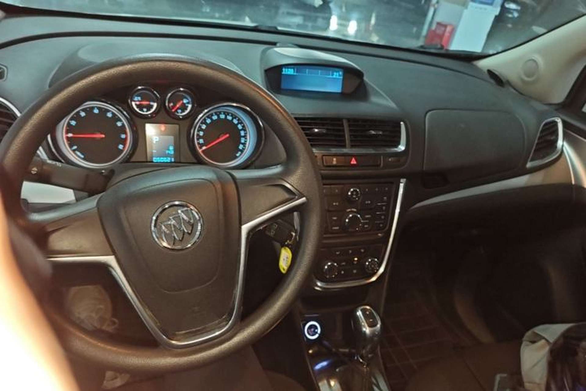 Used Buick Encore 2014 1.4T Automatic Two-Wheel Drive Urban Elite Model Center Console