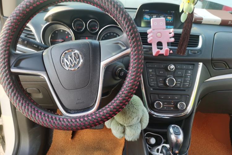 Used Buick Encore 2014 1.4T Automatic Two-Wheel Drive Urban Elite Model Center Console