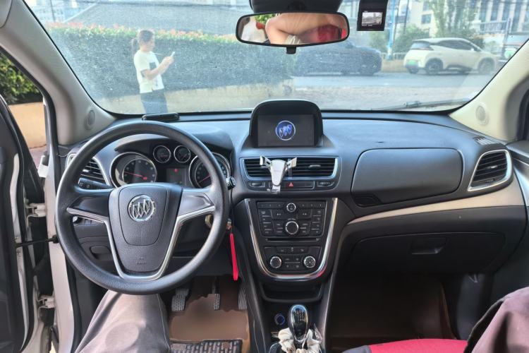 Used Buick Encore 2014 1.4T Manual Two-Wheel Drive Urban Advanced Model Center Console