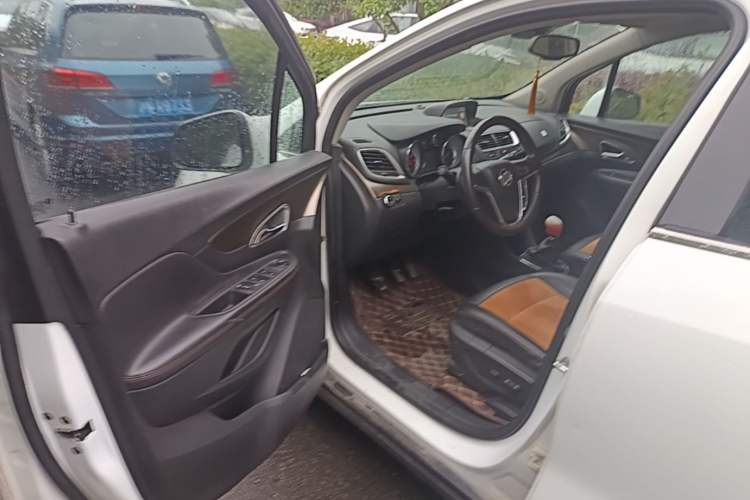 Used Buick Encore 2014 1.4T Manual Two-Wheel Drive Urban Sport Model Driver Seat