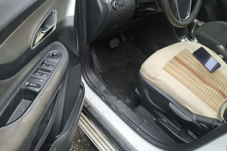 Used Buick Encore 2014 1.4T Automatic Two-Wheel Drive Urban Elite Model Driver Seat