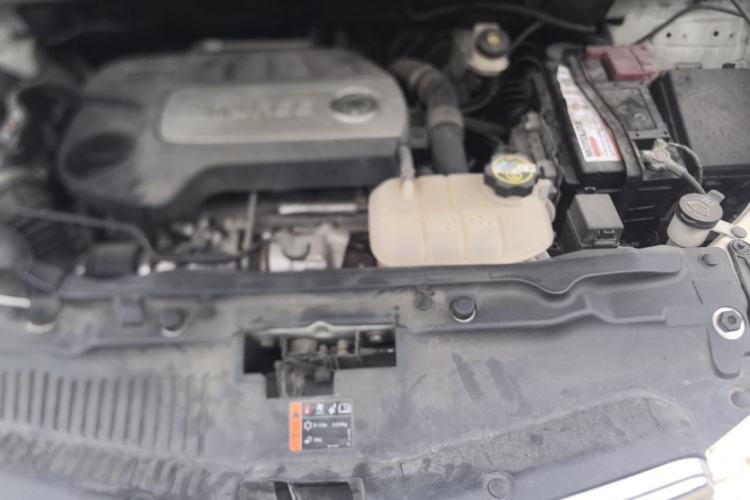 Used Buick Encore 2014 1.4T Automatic Two-Wheel Drive Urban Elite Model Engine Bay