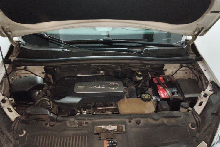 Used Buick Encore 2014 1.4T Automatic Two-Wheel Drive Urban Elite Model Engine Bay