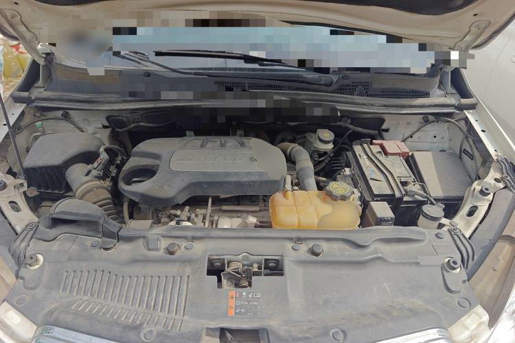 Used Buick Encore 2014 1.4T Manual Two-Wheel Drive Urban Sport Model Engine Bay