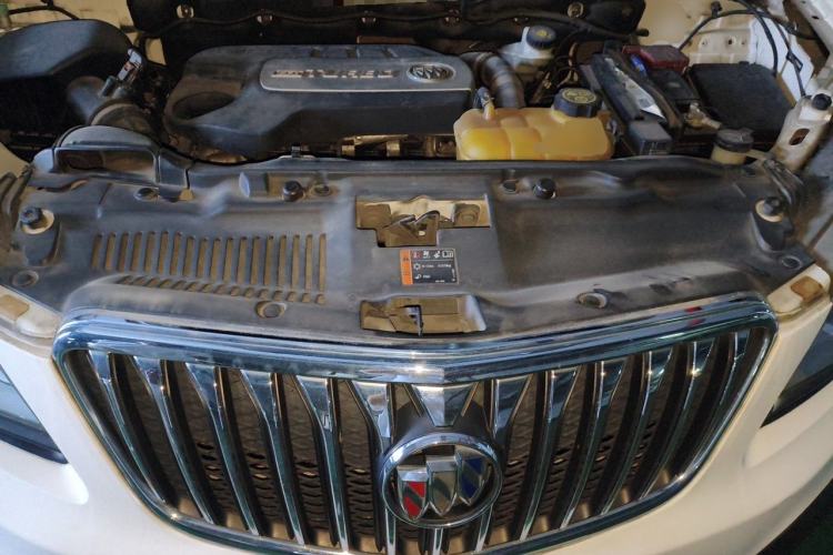 Used Buick Encore 2014 1.4T Automatic Two-Wheel Drive Urban Elite Model Engine Bay