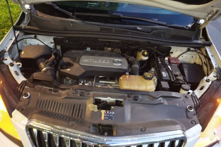Used Buick Encore 2014 1.4T Automatic Two-Wheel Drive Urban Elite Model Engine Bay