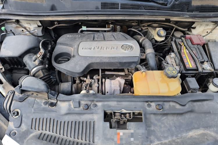 Used Buick Encore 2014 1.4T Automatic All-Wheel-Drive Flagship Edition Engine Bay