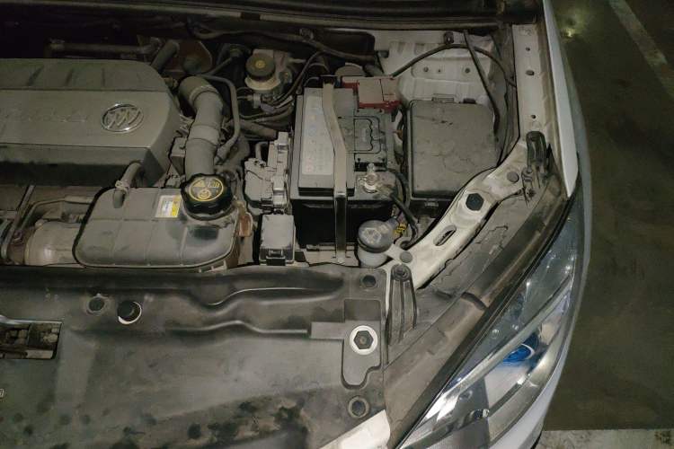 Used Buick Encore 2014 1.4T Automatic Two-Wheel Drive Urban Elite Model Engine Bay Left