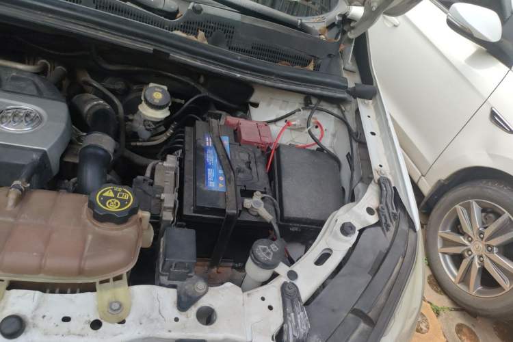 Used Buick Encore 2014 1.4T Automatic Two-Wheel Drive Urban Elite Model Engine Bay Left