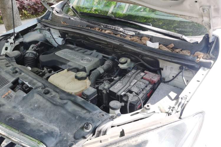 Used Buick Encore 2014 1.4T Automatic Two-Wheel Drive Urban Leading Model Engine Bay Left